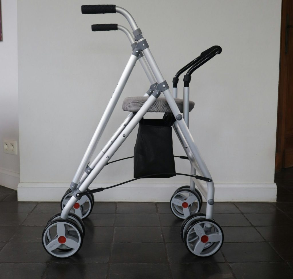 Un rollator 4 roues à moins de 100 euros - Energie médical.
