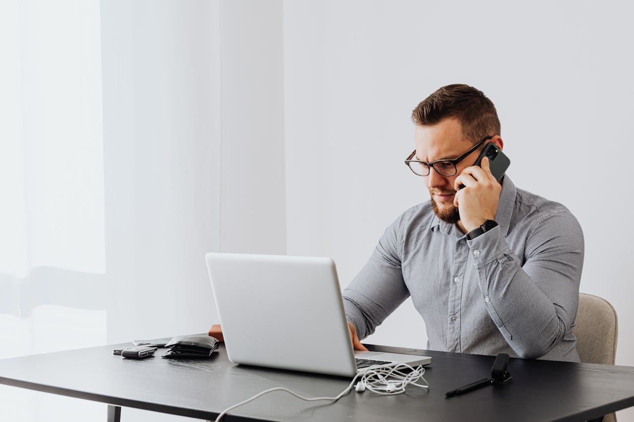 Vous cherchez un annuaire inversé ?